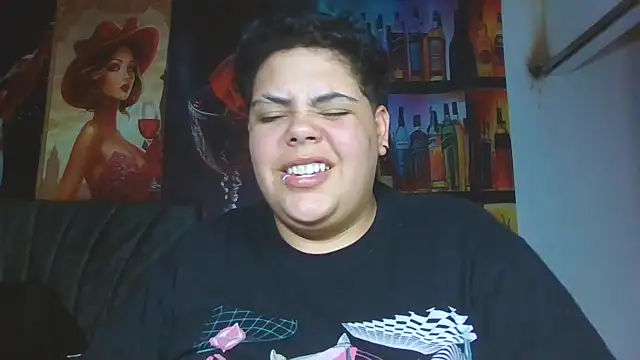 Hailey_Curvy Show in webcam