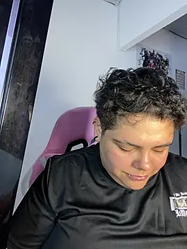 Hailey_Curvy webkamerás műsora