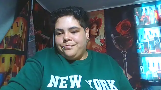 Hailey_Curvy Show in webcam