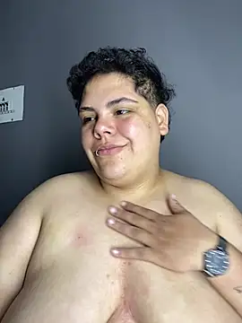 Hailey_Curvy: διαδικτυακό σόου στην κάμερα