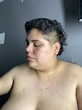 Hailey_Curvy Show in webcam