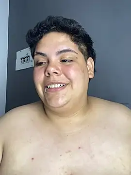 Hailey_Curvy Show in webcam