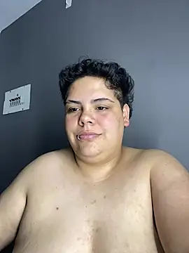 Hailey_Curvy Show in webcam