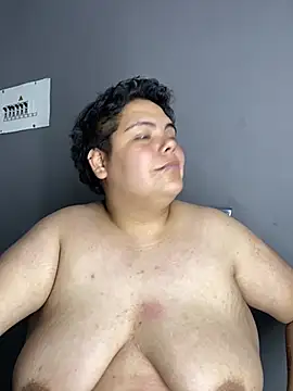 Hailey_Curvy: διαδικτυακό σόου στην κάμερα