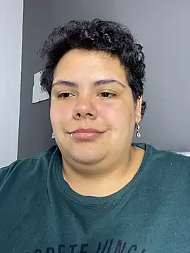 Hailey_Curvyのウェブカメラショー