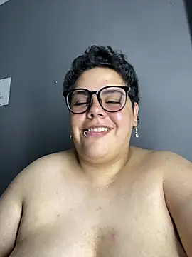 Hailey_Curvy Show Webcam