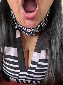 Hornyswati Pertunjukan Webcam