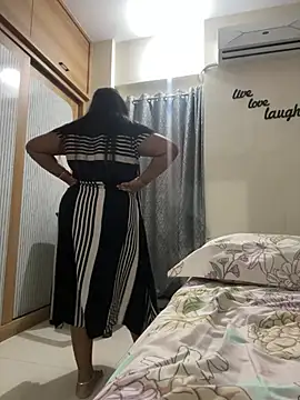 Miss_Radhika1 Live XXX-chat