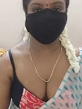 MrsNayoni77 Show in webcam