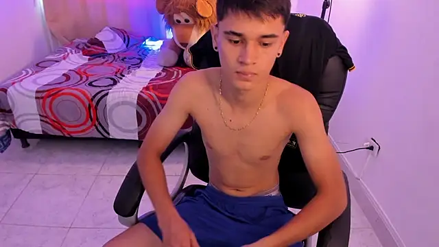 Aron_Boyy Adlı Modelin Web Kamerası Şovu