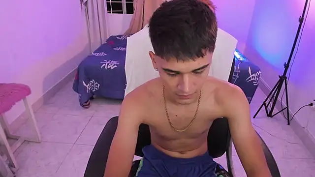Aron_Boyy Live XXX-Chat