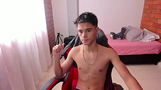 Aron_Boyy webkamerás műsora