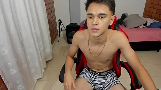 Aron_Boyy Pertunjukan Webcam