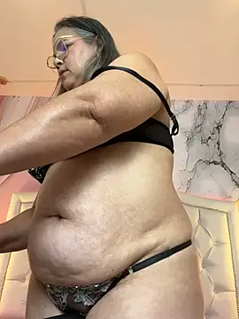 Lucy_Milf_474's Webcam Show