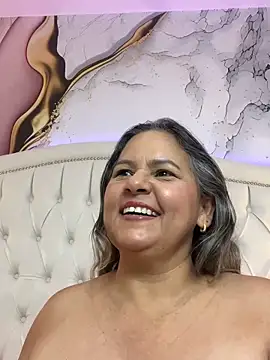 Lucy_Milf_474 Webcamshow