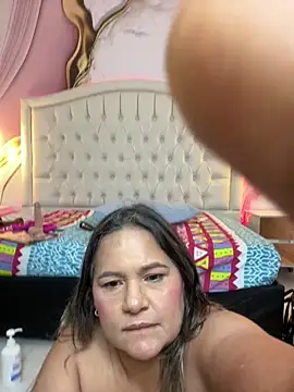 Lucy_Milf_474's Webcam Show