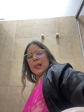 Lucy_Milf_474's Webcam Show