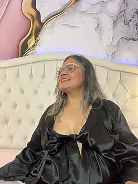 Lucy_Milf_474 webcam show