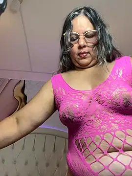 Lucy_Milf_474のウェブカメラショー