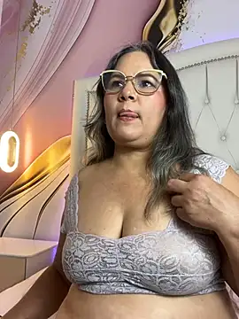 Lucy_Milf_474's Webcam Show