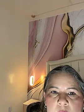 Lucy_Milf_474のウェブカメラショー