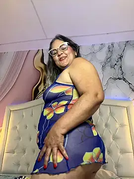 Show webcam de Lucy_Milf_474
