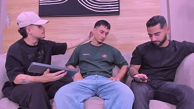 mike_friends' Webcam Show