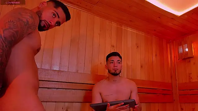 Pokazy przed kamerką – mike_friends