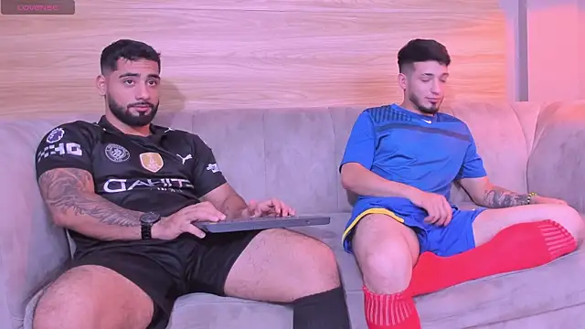 mike_friends Show in webcam