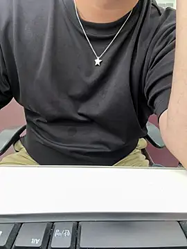 Show modela gayfucuxuc na web-kameri