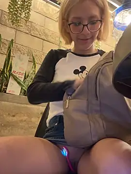 SweetBunnyGF Pertunjukan Webcam