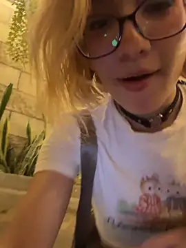 SweetBunnyGF's Webcam Show