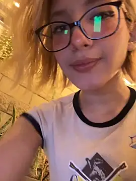 SweetBunnyGF's Webcam Show
