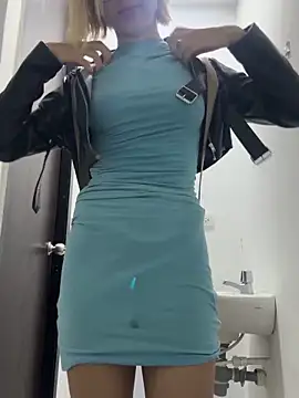 SweetBunnyGF Adlı Modelin Canlı XXX Sohbeti