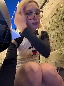 SweetBunnyGF's Webcam Show