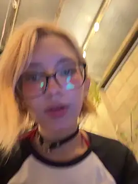 SweetBunnyGF's Webcam Show