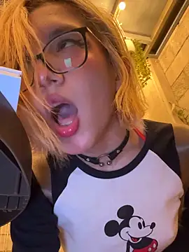 SweetBunnyGF's Webcam Show