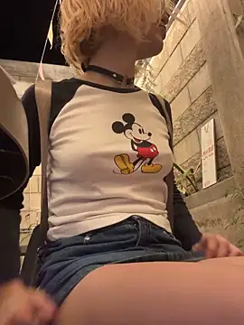 SweetBunnyGF Adlı Modelin Canlı XXX Sohbeti