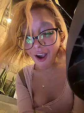 הופעת וובקאם של SweetBunnyGF