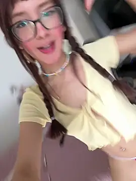 SweetBunnyGF Pertunjukan Webcam