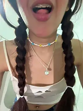 Show modela SweetBunnyGF na web-kameri