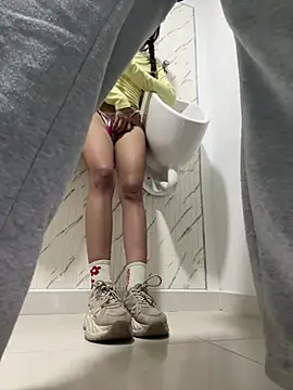 SweetBunnyGF Adlı Modelin Canlı XXX Sohbeti