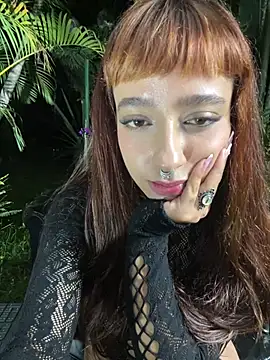 AliceMrtnz Show in webcam