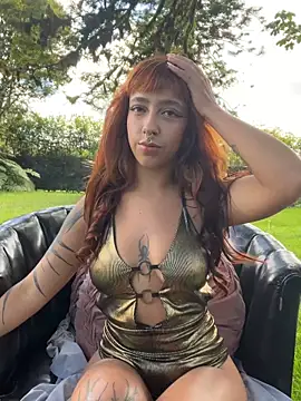 Pokazy przed kamerką – AliceMrtnz