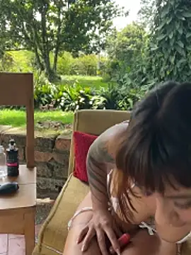 AliceMrtnz Pertunjukan Webcam
