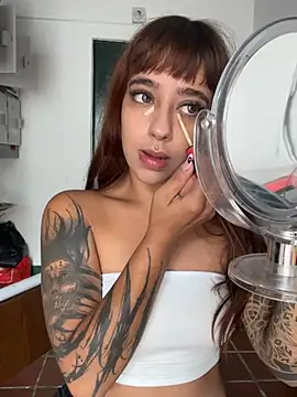 AliceMrtnz's Live XXX Chat