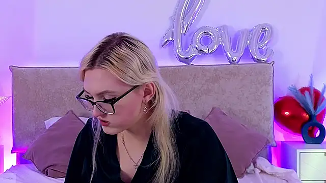 Jules_night webcam show