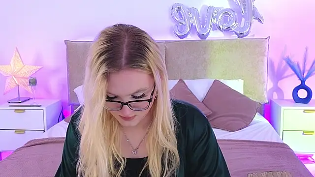 Jules_night Webcam show