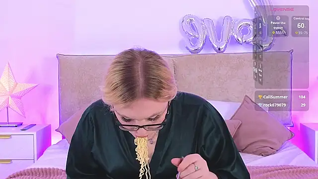 הופעת וובקאם של Jules_night