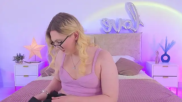 הופעת וובקאם של Jules_night